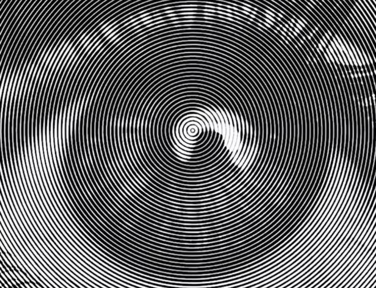 High-frequency black and white concentric circles